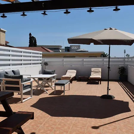 Sunny Rooftop In 91sqm Terrace Delight! Apartmán