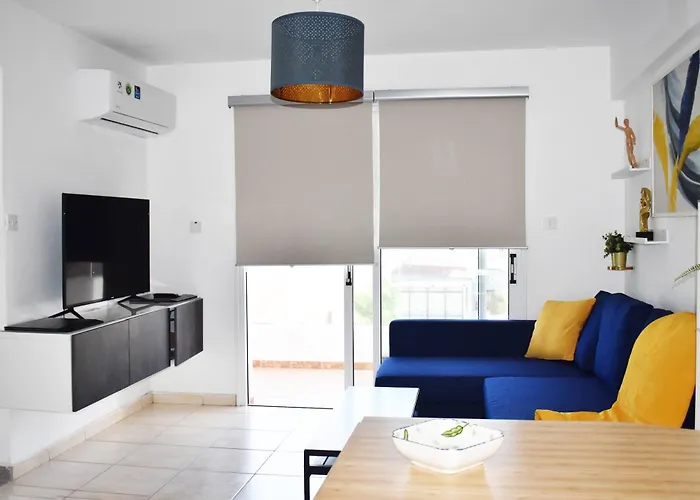 Sunny Rooftop In 91sqm Terrace Delight! Lejlighed Ayia Napa