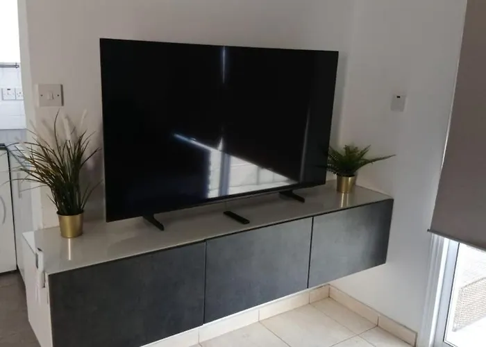 Sunny Rooftop In 91sqm Terrace Delight! Lejlighed Ayia Napa