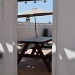 Sunny Rooftop In 91sqm Terrace Delight! *