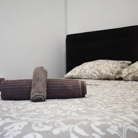 Sunny Rooftop In 91sqm Terrace Delight! *