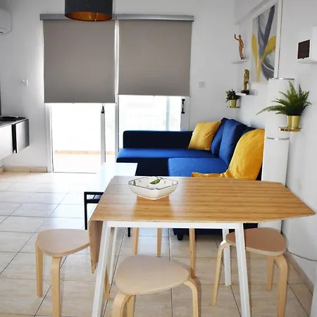 Sunny Rooftop In 91sqm Terrace Delight! Appartement Ayía Nápa