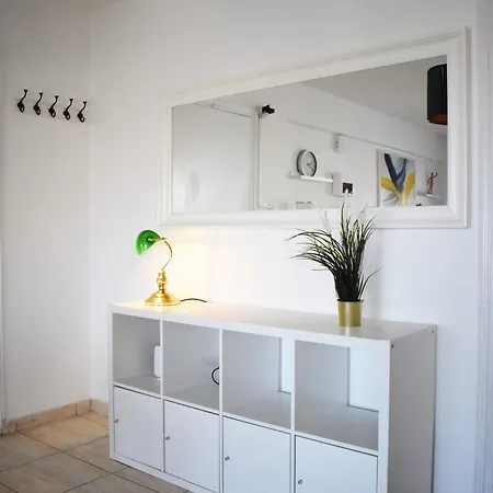 Sunny Rooftop In 91sqm Terrace Delight! דירה איה נאפה