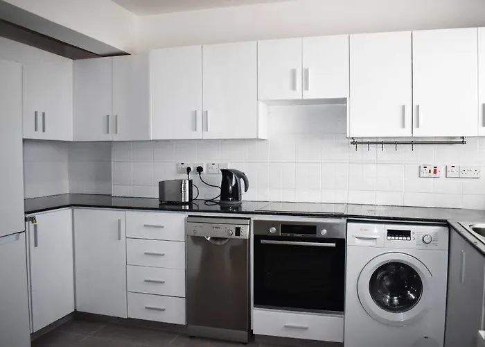 Sunny Rooftop In 91sqm Terrace Delight! Aya Napa