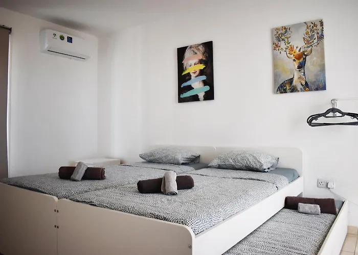 Daire Sunny Rooftop In 91sqm Terrace Delight!