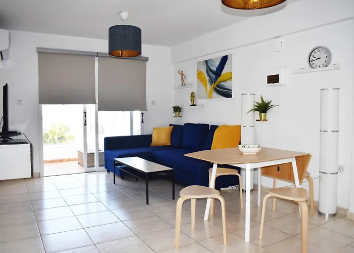 Sunny Rooftop In 91sqm Terrace Delight! * Aya Napa