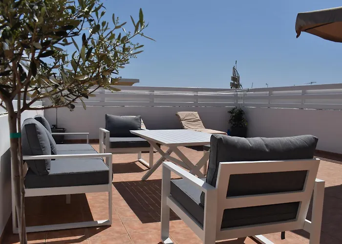 Sunny Rooftop In 91sqm Terrace Delight! Daire