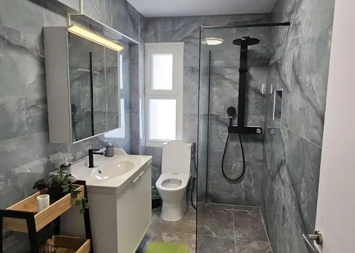 Sunny Rooftop In 91sqm Terrace Delight! * Aya Napa